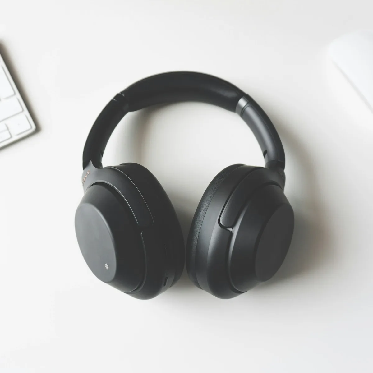 Hybrid Active Noise Cancelling Over-Ear Bluetooth Headphones view 3