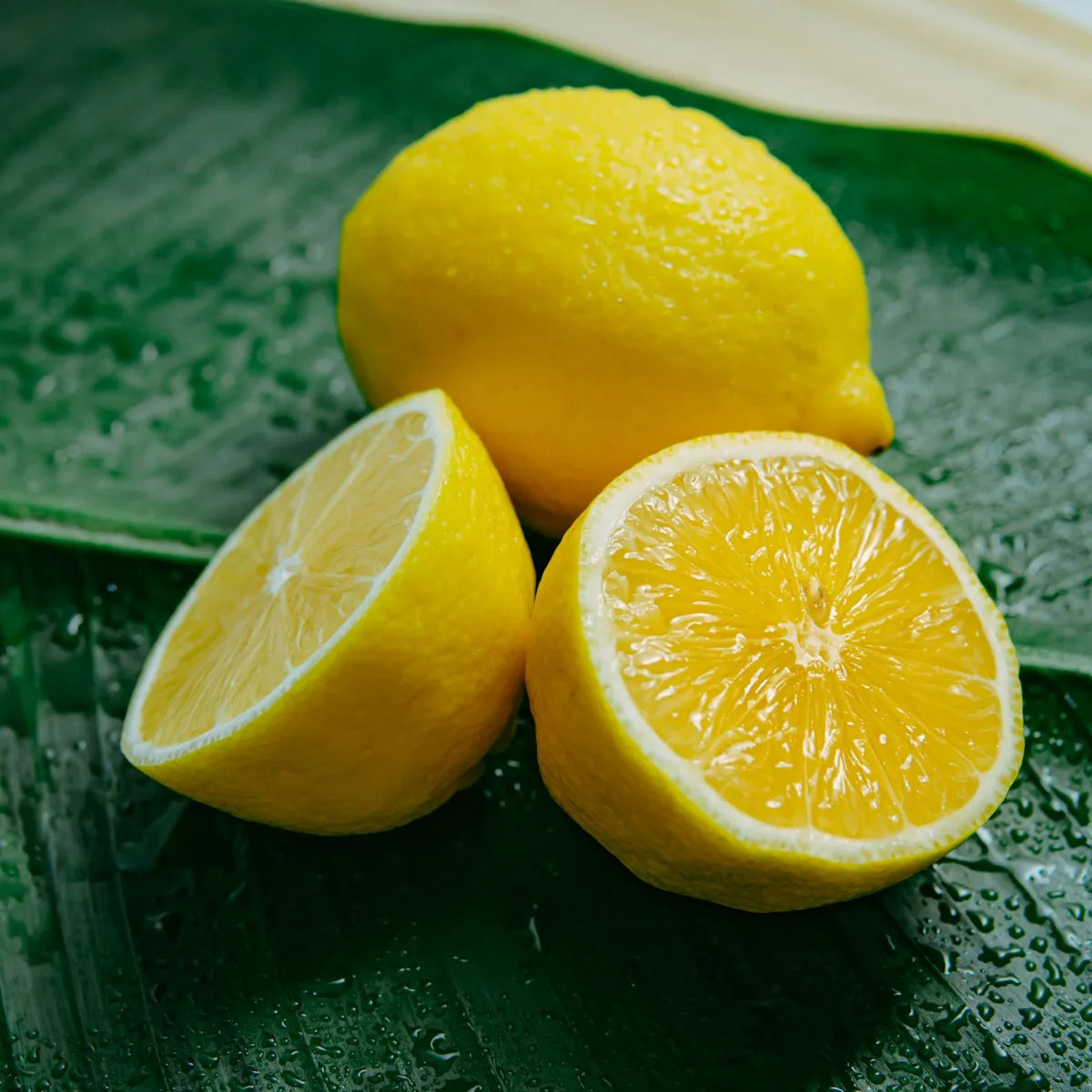 Juicy Eureka Lemons 1 kg view 2