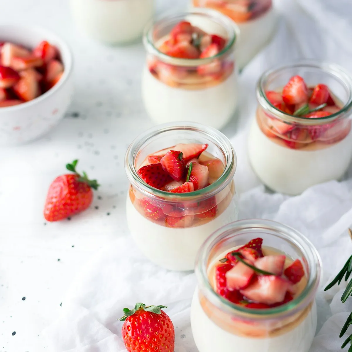 Double Cream Plain Greek Style Yoghurt 1 kg view 1